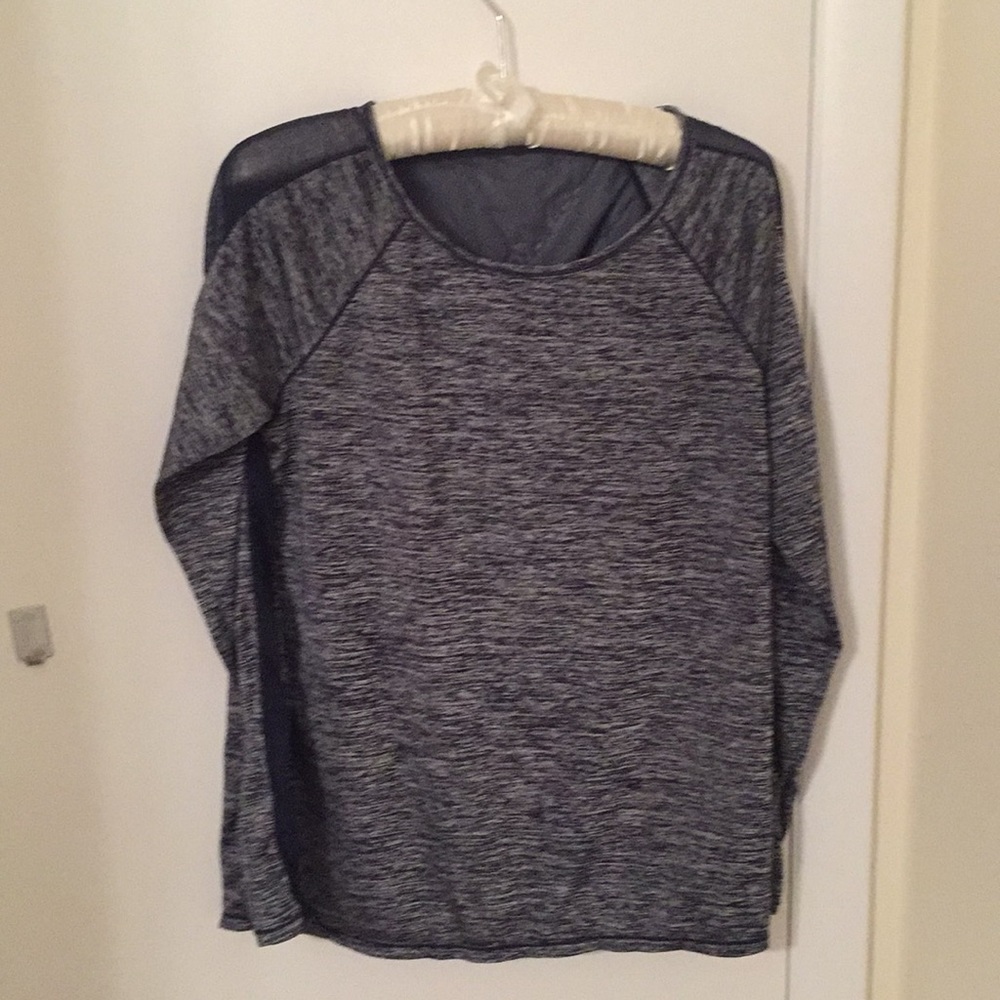 Sexy LS Workout Shirt Size Small